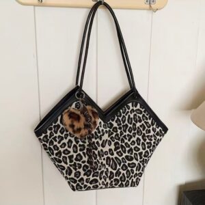 Large capacity tote bag