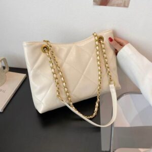 Diamond-patterned tote bag