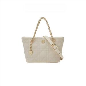 Diamond-patterned bag