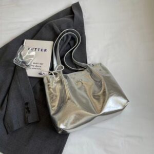 Single shoulder tote bag