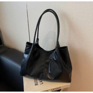 Single shoulder cross-body bag