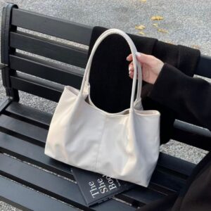 Single shoulder cross-body bag