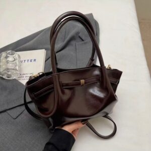 Small and exquisite oil and wax bag