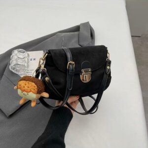 Delicate and versatile cross-body bag