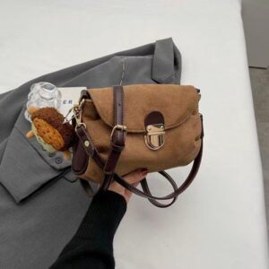 Delicate and versatile cross-body bag