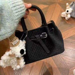 Large capacity cross-body bag