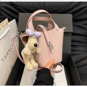 Hand-held water bucket bag