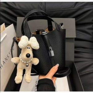 Hand-held water bucket bag