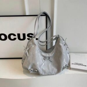 Single shoulder cross-body bag